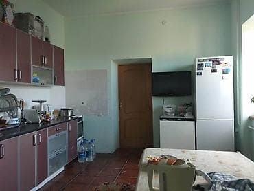 дом сдаётся: 260 м², 6 комнат, Забор, огорожен — 9