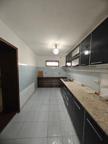 аламидин базар дом куплю: Дом, 140 м², 4 комнаты, Риэлтор, Старый ремонт — 1