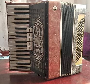 продаю комуз: Аккордеон/баян клавишный - Клавиатура: фортепианного типа, 41 клавиша — 4