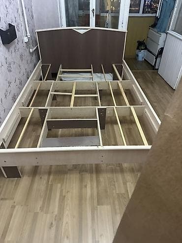 Офисная мебель: Двуспальная кровать, Б/у, Каркас без матраса, длина - 200 см — 3