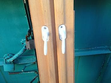 терезе сатылат: Продаю деревянные окна без стёкол. новые 3 шт. Вместе с фурнитурой — 8