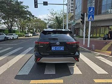 2 8: Toyota Highlander: 2022 г., 2.5 л, Автомат, Гибрид, Кроссовер — 3
