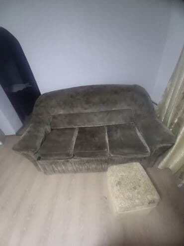 Диваны: Раскладной диван, Б/у — 2