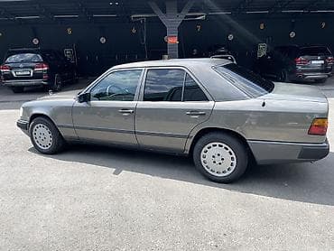 асинхроный двигатель: Mercedes-Benz W124: 1988 г., 2.3 л, Механика, Бензин, Седан — 2