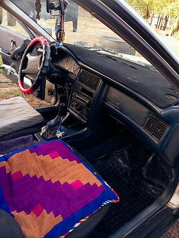 Audi 80: 1990 г., 1.8 л, Кол менен иштөөчү, Бензин, Седан — 4