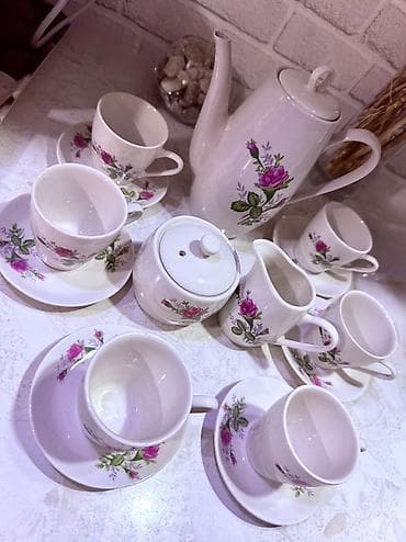 Новый Фарфоровый чайный сервиз с розовым нежным цветочным рисунком
