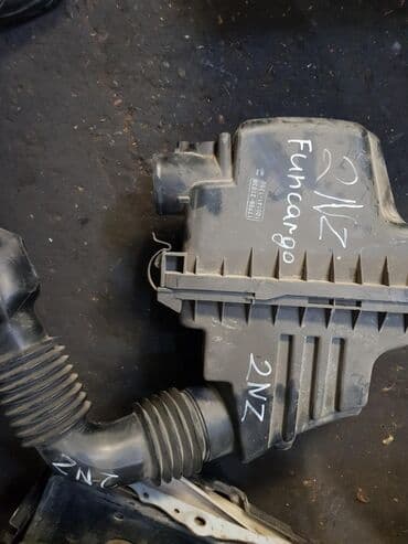 Toyota FunCargo 2nz Корпус воздушного фильтра, Тойота Фанкарго Корпус