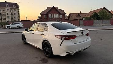 Транспорт: Toyota Camry: 2021 г., 2.5 л, Автомат, Бензин, Седан — 2