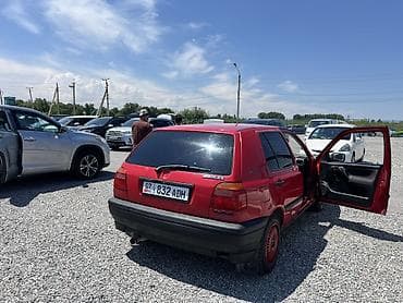geely m: Volkswagen Golf: 1993 г., 1.6 л, Механика, Бензин, Хэтчбэк — 2