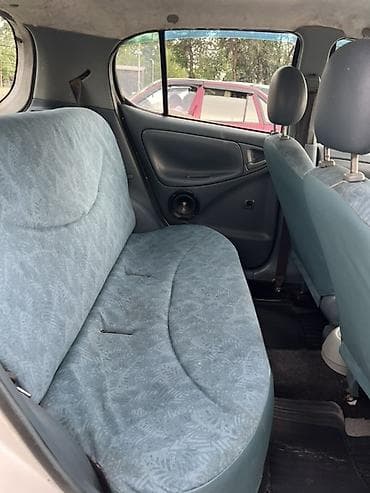 e2 byd: Toyota Vitz: 1999 г., 1 л, Автомат, Бензин, Хэтчбэк — 4