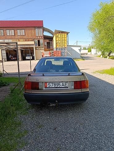 8: Audi 80: 1988 г., 1.8 л, Механика, Бензин, Седан — 5