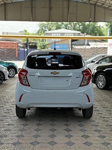 Продажа авто: Chevrolet Spark: 2017 г., Автомат, Бензин, Хэтчбэк — 4