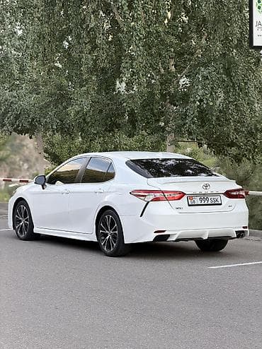 Toyota Camry: 2019 г., 2.5 л, Автомат, Бензин, Седан — 4