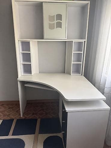 Компьютерный стол, Угловой