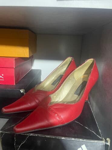 туфли беж цвет: Размер: первые 5 фото 35-36 
6-10 фото 36 
11 фото 37 — 8