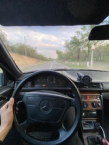 smart plus: Mercedes-Benz W124: 1994 г., 2.2 л, Механика, Бензин, Универсал — 4