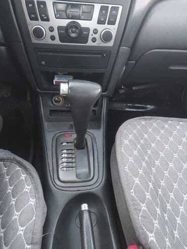 витз авто: Nissan Almera: 2005 г., 1.5 л, Вариатор, Бензин, Хэтчбэк — 6