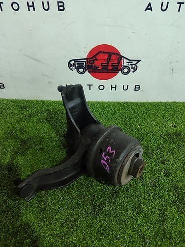 Детали двигателя и моторы в сборе: Подушка мотора Toyota 2005 г., Оригинал — 1