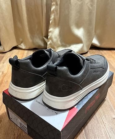 new balance: Продаю кроссовки NB Global Running. Размер — 44. Цвет — коричневый — 3