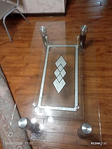 Шкафтар: Зал үчүн үстөл, Колдонулган, Бүктөө эмес, Тик бурчтуу — 8