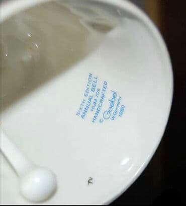 флаг кыргызстана 1898: Колокольчик Goebel Материал: Фарфор Производитель : Goebel — 2