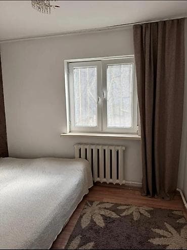 скрябина: ПолДом с отдельным двором в закрытом дворе. - Планировка: прихожая — 3