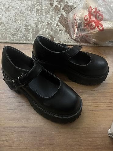 Женские туфли Mary Jane на массивной платформе. Носила один раз, мне
