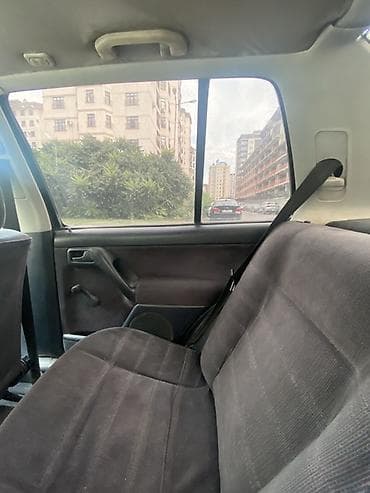 Продажа авто: Volkswagen Vento: 1992 г., 1.8 л, Механика, Бензин, Седан — 5
