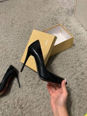 Киреге берилүүчү кийимдер: Туфли, 36, Christian Louboutin, Жаңы, түсү - Кара, Өзү алып кетүү — 4