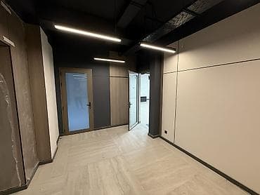 Аренда коммерческой недвижимости: Аренда офисов, 60 м², В бизнес центре, 1 линия — 7