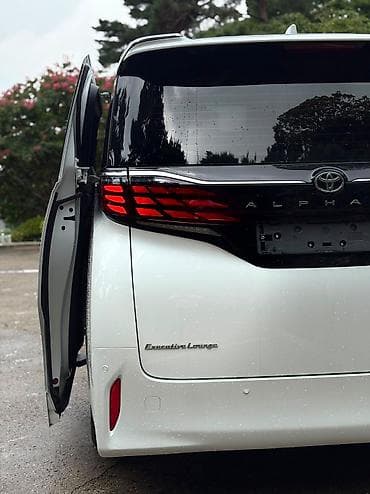 вмятина: Toyota Alphard: 2025 г., 2.5 л, Автомат, Гибрид, Минивэн — 4