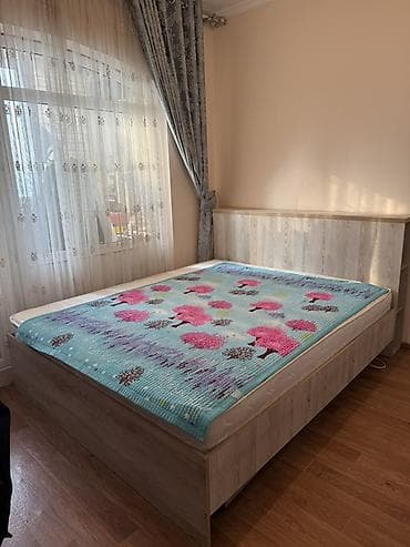 возьму цветы: Двуспальная кровать, Б/у, С матрасом, длина - 200 см — 4