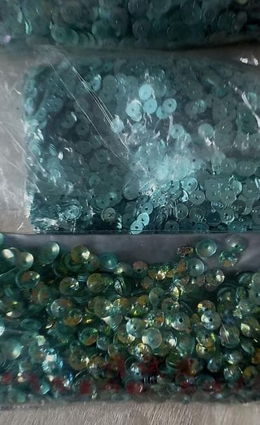 бисер оптом: Пайетки для декора и рукоделия — опт наборами Описание: - Большие — 6