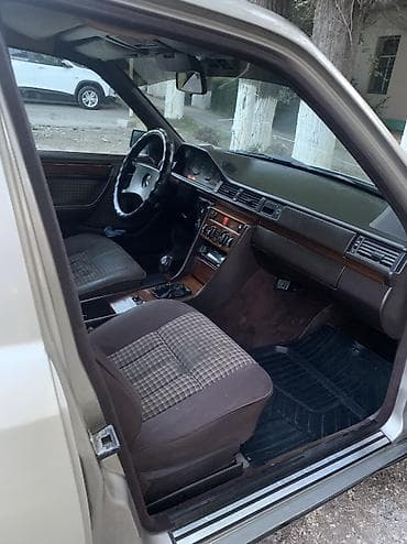 devo lasetti: Mercedes-Benz W124: 1991 г., 2.3 л, Механика, Бензин, Седан — 7