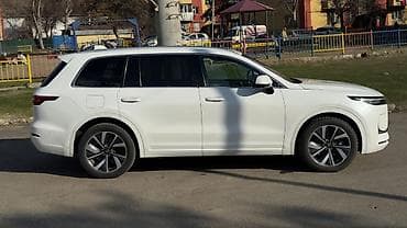 Транспорт: Lixiang One: 2021 г., 1.2 л, Автомат, Гибрид, Кроссовер — 2