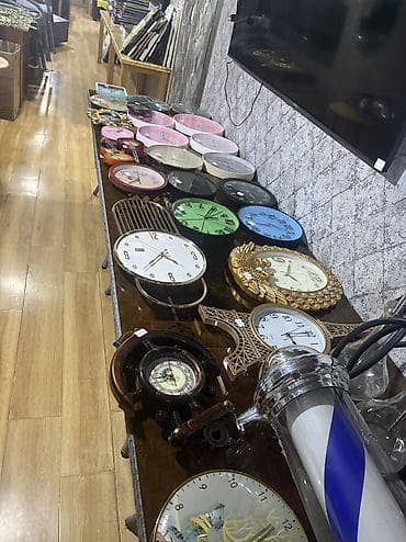 швейцарские часы: Настенные часы, Б/У, но в отличном состоянии. Имеются в большом — 4