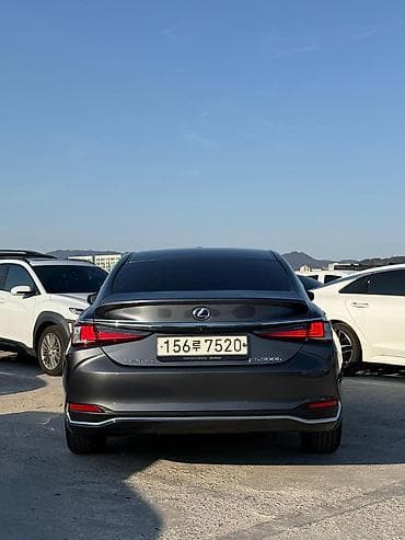 Lexus: Lexus ES: 2021 г., 2.5 л, Автомат, Гибрид, Седан — 2