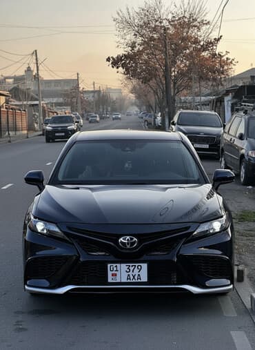 Toyota Camry: 2021 г., 2.5 л, Автомат, Бензин, Седан