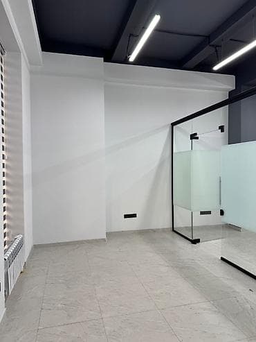 центр под бизнес: Аренда офисов, 65 м², В бизнес центре — 2