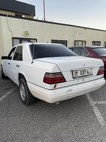 200: Mercedes-Benz W124: 1994 г., 2 л, Механика, Бензин, Седан — 3