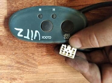 электронные часы наручные: Toyota Vitz кнопки часов в салоне, Тоета Витз кнопки салонных часов — 3