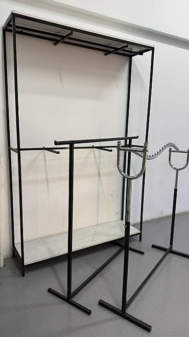 Торговое оборудование для магазина одежды Комплект включает: -
