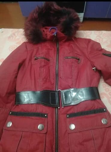 срочно в связи с переездом: Классный, тёплый фирменный фабричный пуховик. Наполнитель пух и мех на — 1