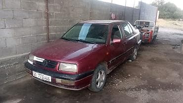 х2 00: Volkswagen Vento: 1994 г., Седан — 1