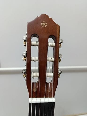 продаю гитара: Продаю. Классическая гитара Yamaha (логотип на головке грифа) — 5