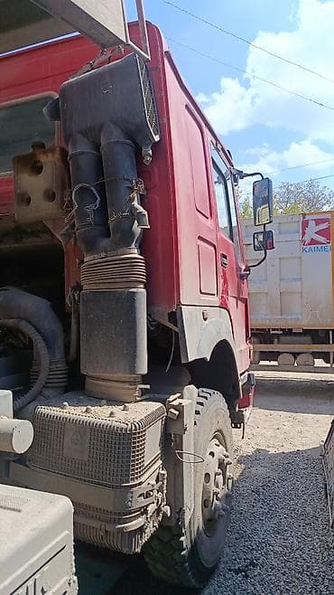 солярка бак: Самосвал Howo Sinotruk (CNHTC), красный. - Тип: тяжелый самосвал 6x4 — 5