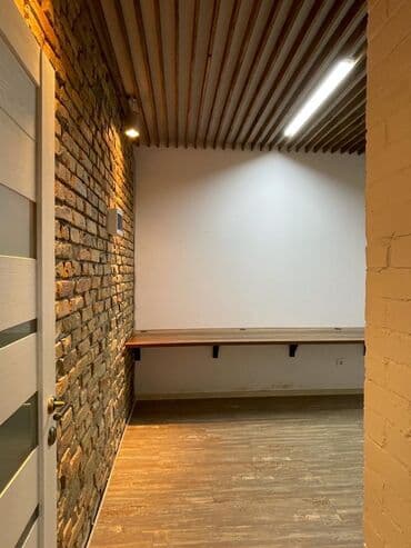 сниму помещение в бишкеке: Общая площадь - 36 м2 2 кабинета Отдельный вход  Санузел, евроремонт — 7