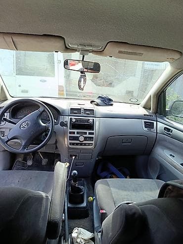 Toyota Avensis Verso: 2003 г., 2 л, Механика, Дизель, Минивэн — 1