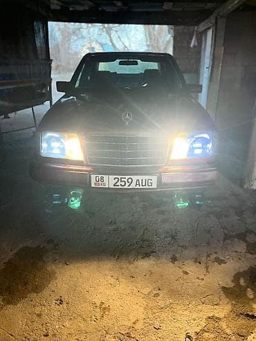 Mercedes-Benz W124: 1995 г., 2.2 л, Механика, Бензин, Седан — 6