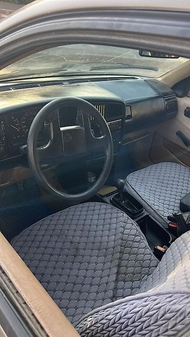 golf 2: Volkswagen Passat: 1988 г., 1.8 л, Механика, Бензин, Седан — 3